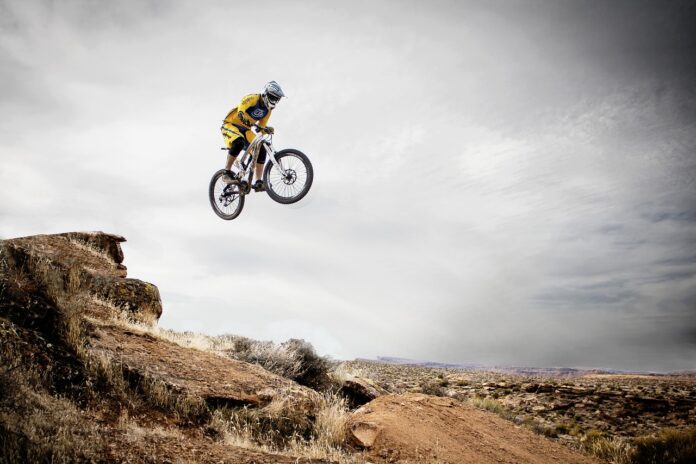 mountain-biking-95032_1280 Espaço para ciclismo será construído na divisa de Nova Lima e BH como parte de projeto que define novo uso para a área da Mina de Águas Claras, que está desativada