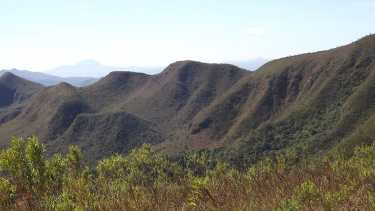 O motivo da preocupação é a construção de uma nova estrada para escoar rejeitos de minério, que deve cortar o Parque Estadual da Serra do Rola Moça, em Brumadinho