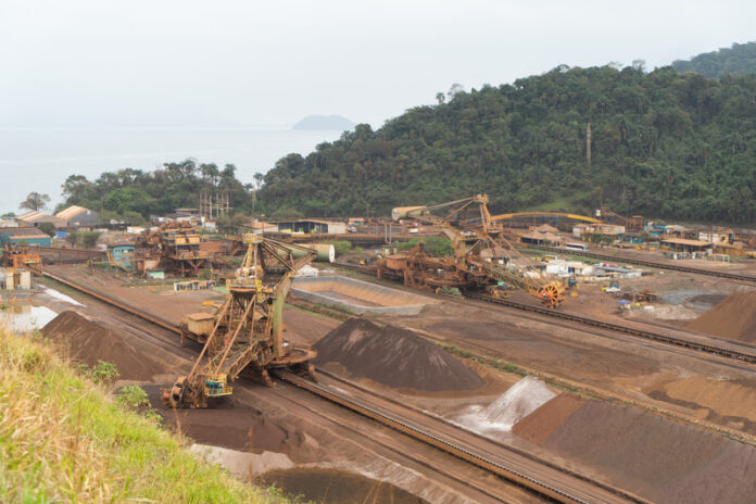 Com um investimento de 10 milhões de dólares, a empresa busca não apenas aumentar a produtividade, mas também promover um ambiente de trabalho mais seguro e inclusivo no terminal da Ilha Guaíba