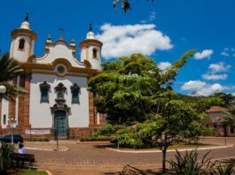 Barão de Cocais é uma cidade com forte tradição mineradora, marcada pela presença da Vale, que opera na região extraindo minério de ferro