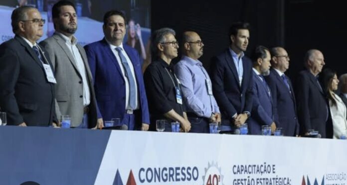 A nova diretoria promete um trabalho colaborativo em prol dos municípios mineiros e fortalecerá a atuação da AMM nos próximos anos.