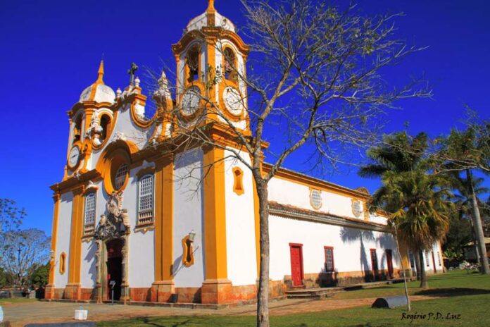 Igreja Matriz de Tiradentes A programação do evento inclui uma série de palestras, oficinas, debates e dinâmicas voltadas para a formação de gestores públicos, especialmente das áreas de cultura, turismo, planejamento urbano e prestação de contas das cidades históricas