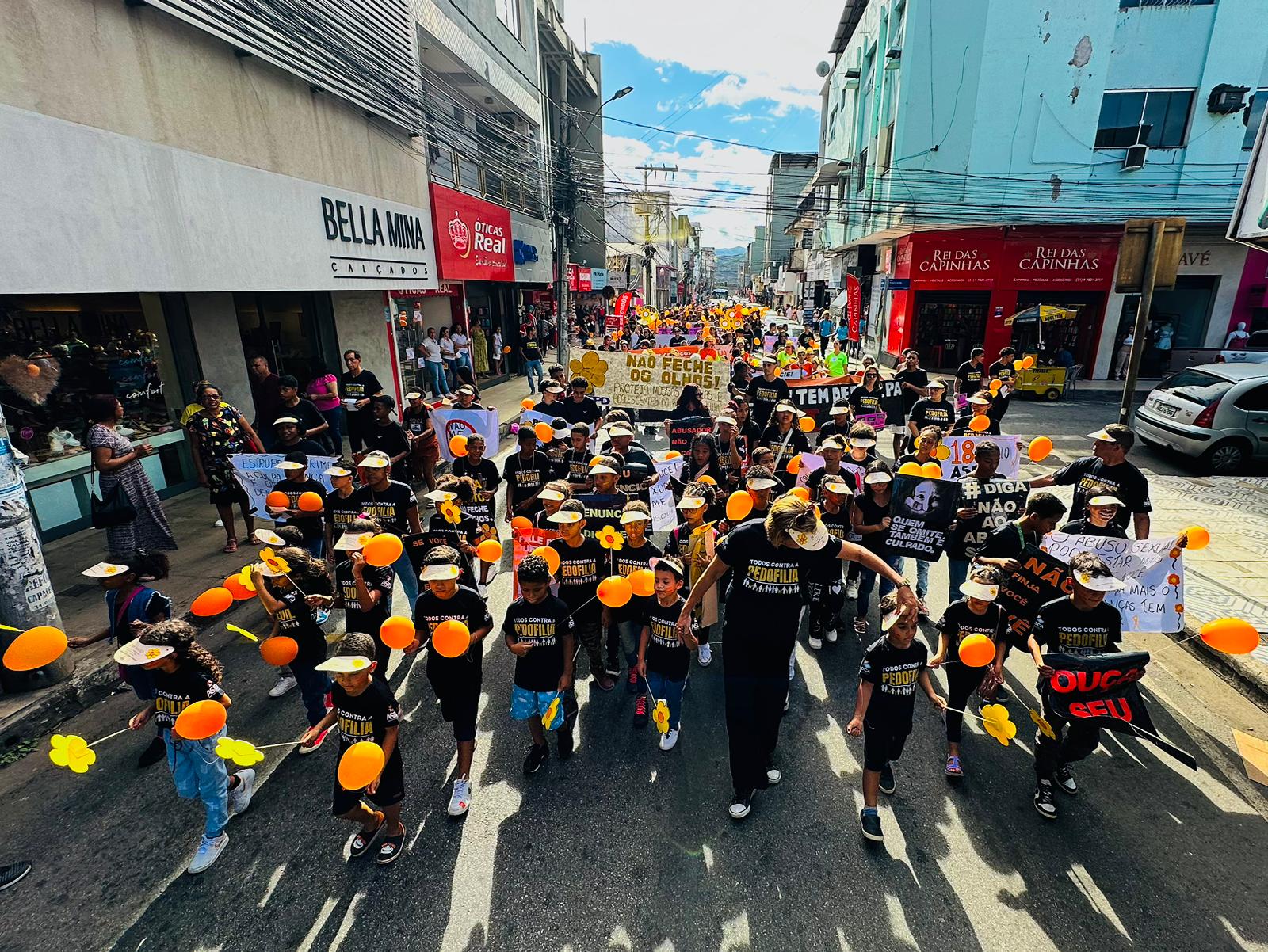 Maio Laranja mobiliza Ipatinga com caminhada para reforçar combate ao abuso infantil