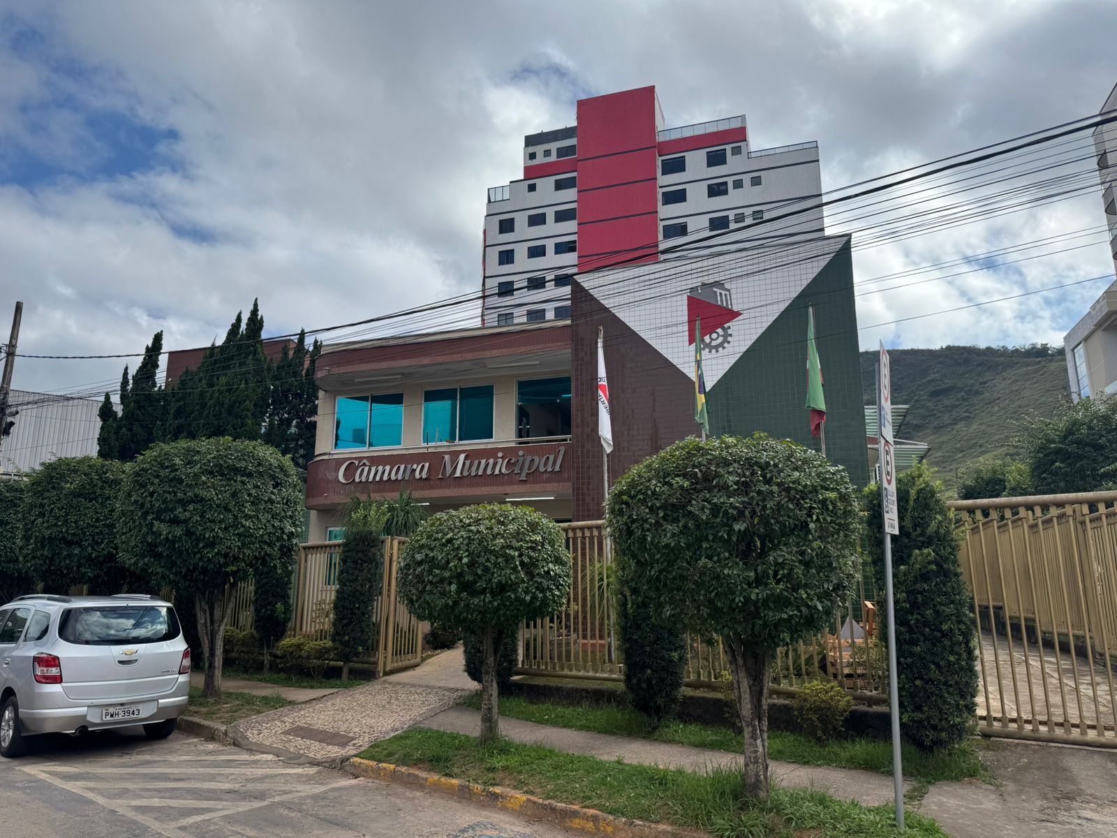 Todas as informações detalhadas do 'Cidadão Legal' estão disponíveis no site oficial da Câmara e no Instagram @camarajoaomonlevade.