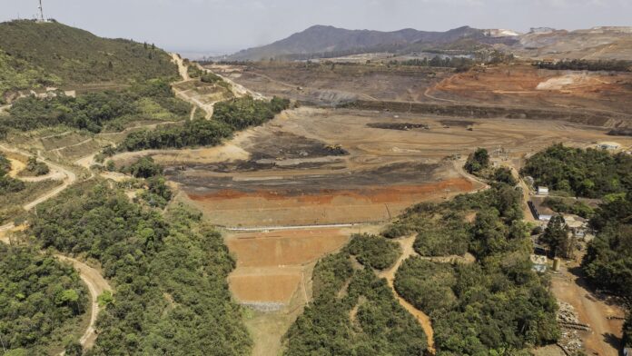 De acordo com a Vale, mais de 1,78 milhão de metros cúbicos de rejeitos já foram retirados da barragem em Ouro Preto, o que representa aproximadamente 78% do volume total previsto