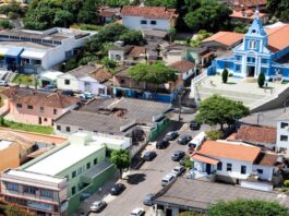 Criada pela Constituição de 1988, a CFEM representa uma importante compensação financeira que as empresas mineradoras pagam em função da extração dos recursos minerais