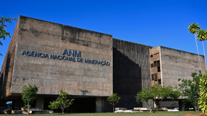 concurso_anm Com inscrições previstas para julho, o concurso vai reunir 3.352 vagas distribuídas entre 35 órgãos federais, consolidando-se como uma das maiores seleções públicas dos últimos anos