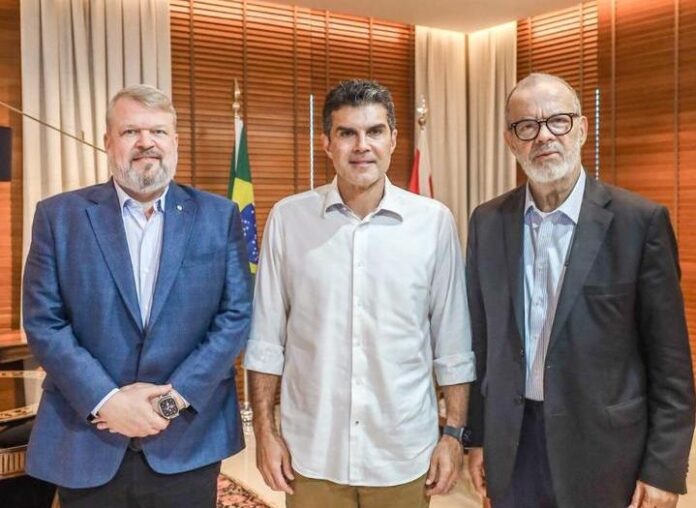 ibram-cop Na ocasião, o dirigente também convidou o governador Helder Barbalho para participar da cerimônia de abertura da 3ª edição da Conferência Internacional Amazônia e Novas Economias, que acontecerá em Salvador (BA), às vésperas da COP30