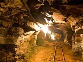 Localizada em Sabará, na Região Metropolitana de Belo Horizonte, a Mina Cuiabá é operada pela AngloGold Ashanti e representa um dos maiores projetos subterrâneos de mineração de ouro da América Latina