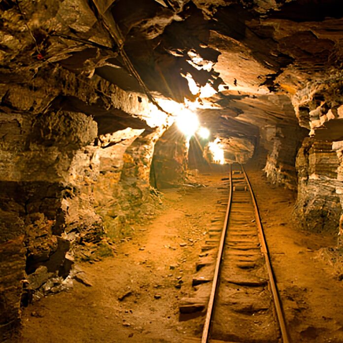 mina-da-passagem-1 Localizada em Sabará, na Região Metropolitana de Belo Horizonte, a Mina Cuiabá é operada pela AngloGold Ashanti e representa um dos maiores projetos subterrâneos de mineração de ouro da América Latina