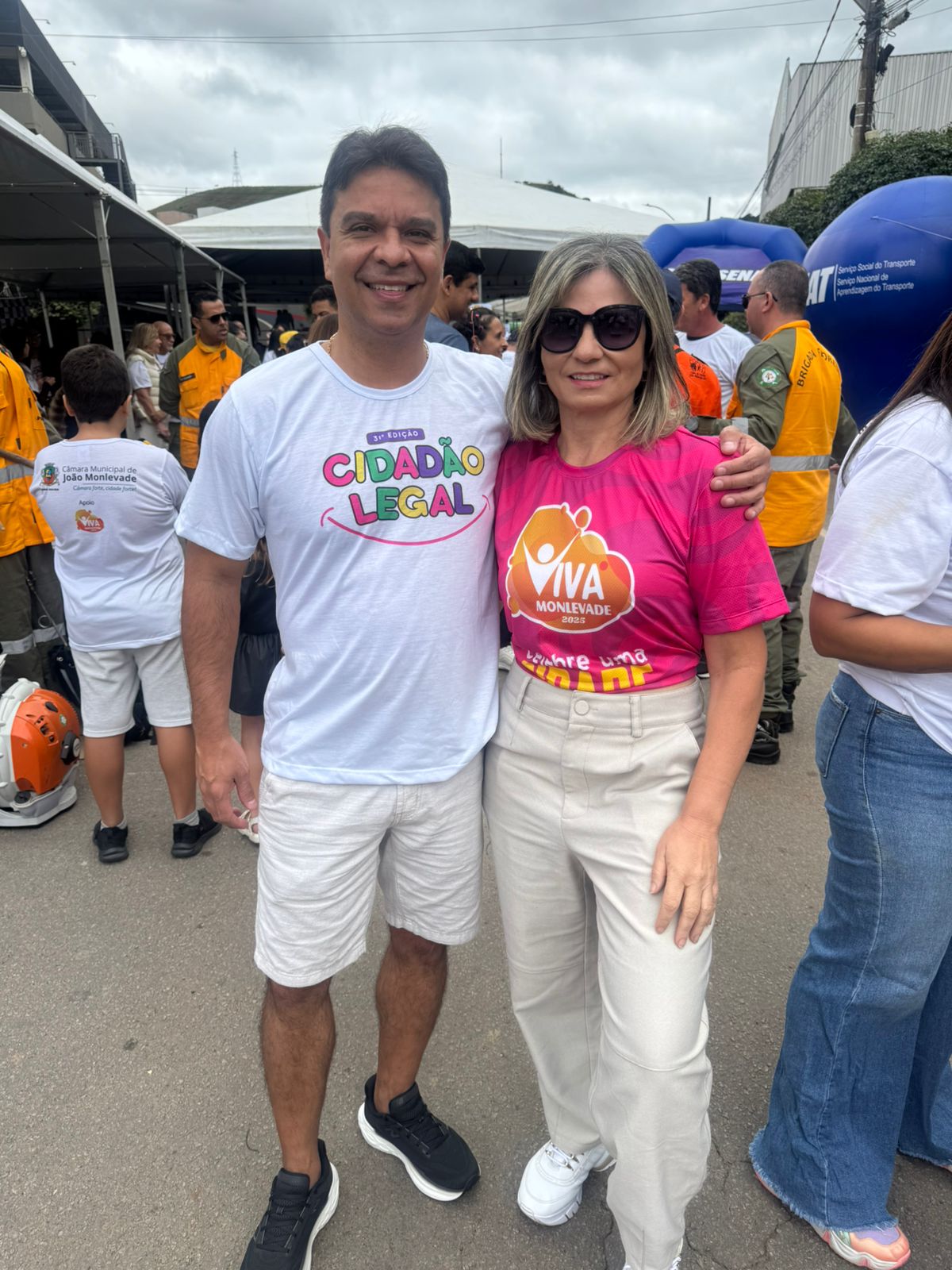 presidnete Fernando Linhares e a responsavel pleo Viva Monlevade Elizete