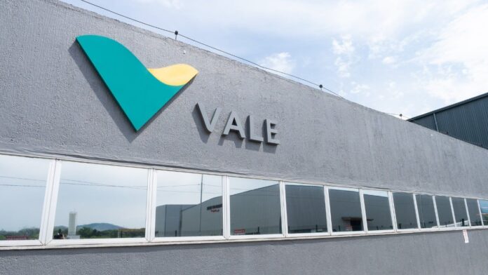 Dois trabalhadores que atuaram nas minas Cauê, Conceição, Dois Córregos e Periquito, no complexo minerário da Vale, em Itabira (MG), deverão receber o adicional de periculosidade de 30% sobre o salário-base