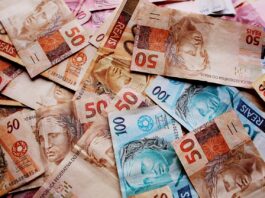 A antecipação do salário vai injetar aproximadamente R$ 2,2 milhões na economia do município, impulsionando as vendas no período que antecede o XIX Jubileu de São João Batista