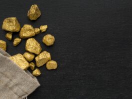 Segundo a companhia, pouco mais de 25.000 onças de ouro foram extraídas entre janeiro e maio — um resultado aquém do previsto