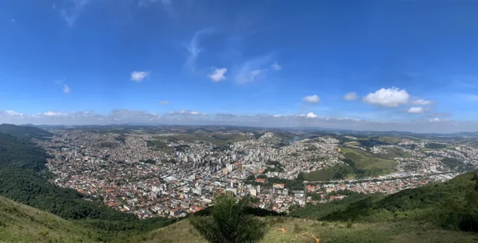 vulcao-extinto-poços-de-caldas-terras-raras As terras raras são atualmente foco de disputas econômicas entre grandes potências como China e Estados Unidos.