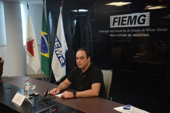 54646254141_e2ab10290d_h Flávio Roscoe destacou que a taxação de 50% dos Estados Unidos não deve gerar um impacto inflacionário imediato no Brasil, podendo até haver um efeito deflacionário, já que alguns produtos serão absorvidos pelo mercado interno