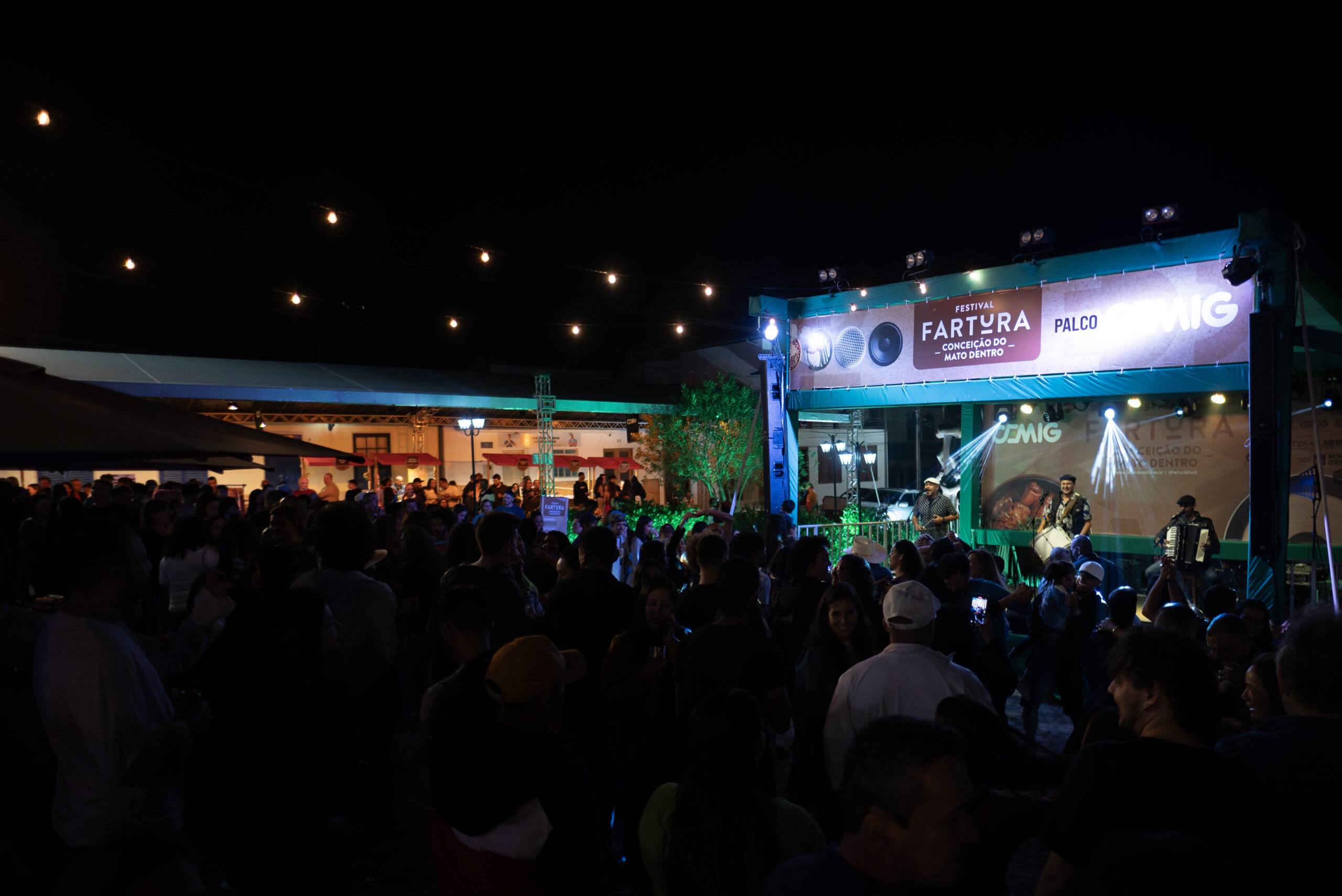 O festival é uma realização conjunta do Ministério da Cultura, dos governos federal e estadual, com apoio da Prefeitura de Conceição do Mato Dentro, Cemig e AngloAmerican, por meio das leis de incentivo à cultura. O Evento gratuito agita o Largo do Rosário entre os dias 11 e 13 de julho com aulas ao vivo, pratos autorais, produtos regionais e shows musicais