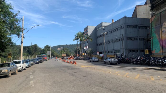 Local da interdição total - ArcelorMittal A interdição em João Monlevade ocorrerá das 8h às 14h, durante os dois domingos, com o objetivo de minimizar o impacto no tráfego da região
