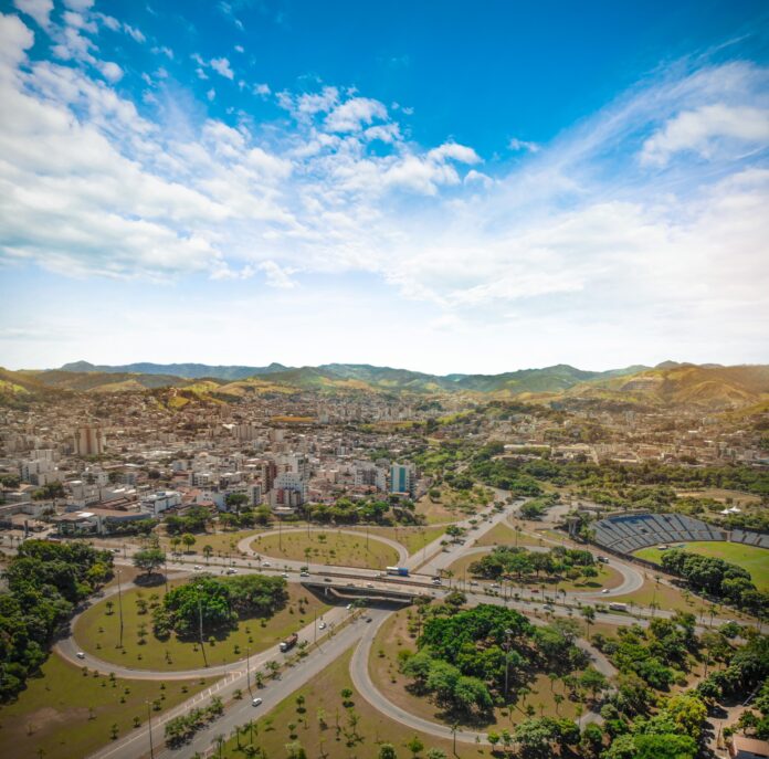 Mobilidade O PlanMob de Ipatinga está sendo desenvolvido em parceria com o CEFET-MG e tem como objetivo criar um planejamento urbano que garanta melhorias significativas no transporte e na estrutura viária da cidade