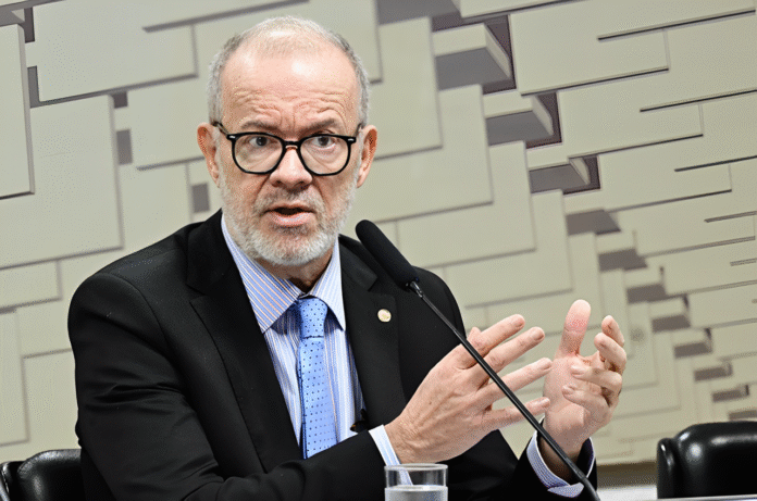 Diante do interesse crescente das potências globais, especialistas defendem que o Brasil adote uma postura estratégica para proteger seus recursos e garantir que a exploração dos minerais críticos seja feita com valor agregado, desenvolvimento tecnológico e retorno social