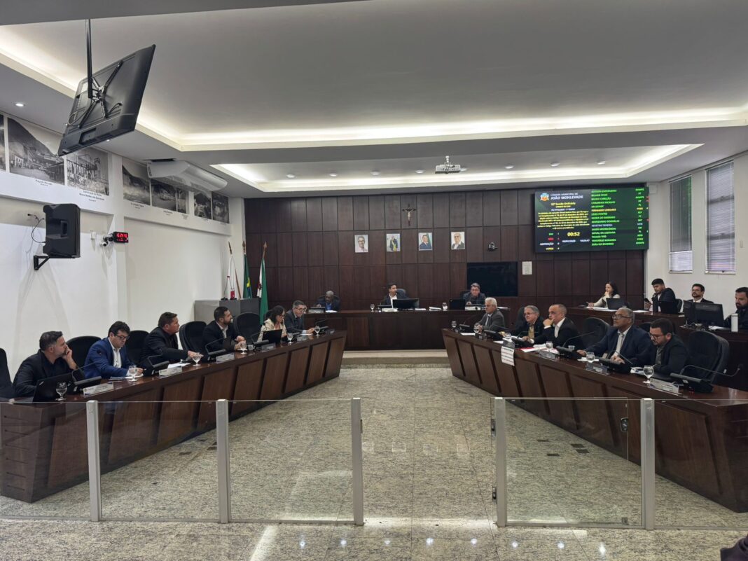 WhatsApp Image 2025-07-10 at 09.29.19 Com a rejeição do projeto, o atual Código Tributário permanece em vigor, e a discussão sobre uma possível reforma tributária na cidade continua em aberto