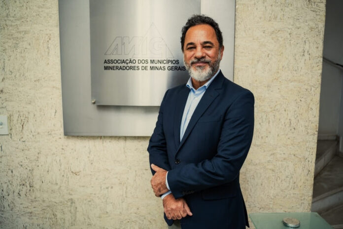 Marco Antônio Lage destaca no Lithium Business, em Araçuaí, a urgência de planejar o futuro das cidades mineradoras no Vale do Jequitinhonha