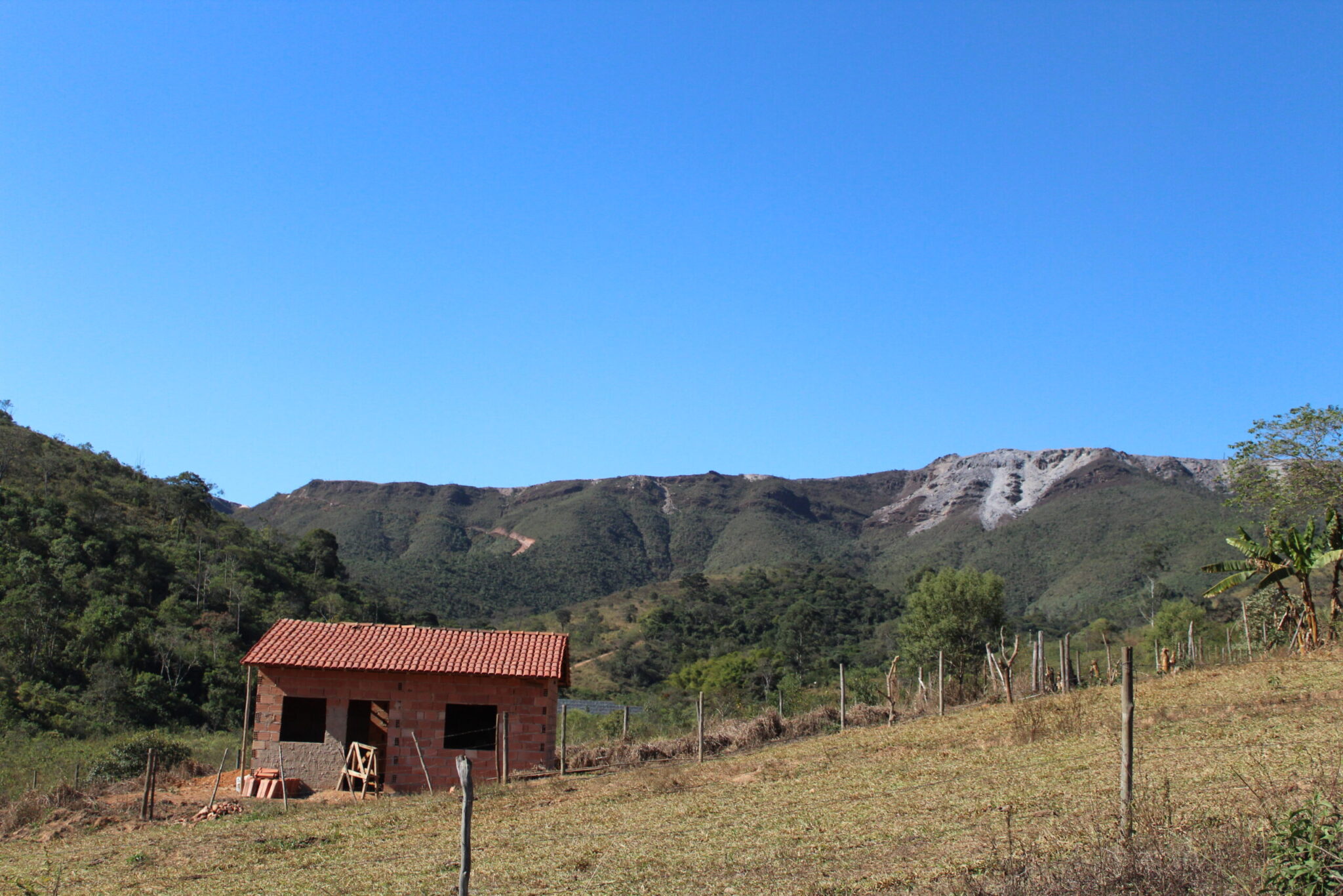 Com a aprovação, as famílias que vivem em Gondó passam a ter respaldo jurídico mais claro sobre os limites da comunidade, um passo relevante em meio aos desafios enfrentados por causa de grandes empreendimentos instalados na região
