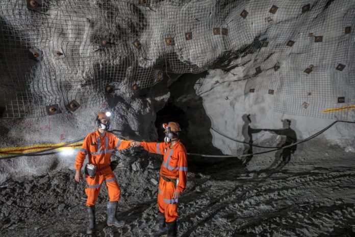 Com 84 mil onças de ouro produzidas no Brasil, a AngloGold Ashanti reforça sua posição como uma das maiores mineradoras de ouro no país