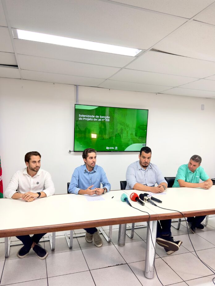 sancionada lei internação (4) A Lei sancionada define a internação involuntária como um procedimento realizado sem o consentimento do dependente químico, quando solicitado por um familiar, responsável legal ou, na ausência desses, por um servidor público da saúde