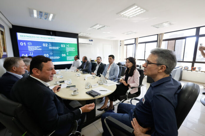 unnamed O foco do encontro foi discutir alternativas para fortalecer a presença do estado na cadeia produtiva de terras raras, especialmente considerando o movimento dos Estados Unidos em reduzir sua dependência da China, o que tem gerado um impacto direto na competição por esses recursos