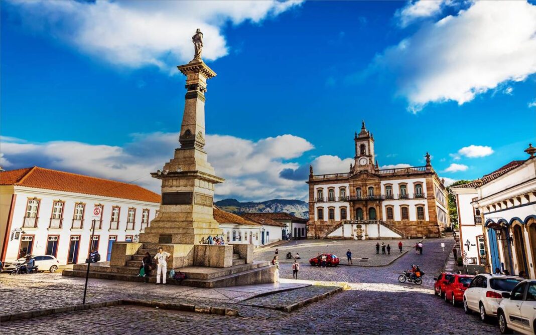 093244202007235f19836c53349 Proposta de criação de CPI da mineração ilegal em Ouro Preto e Mariana visa investigar irregularidades no setor mineral. Deputados defendem comissões municipais e estadual para ampliar as investigações iniciadas pela Operação Rejeito