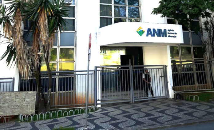 ANM reduz em 75% o tempo para emissão de alvarás com novo sistema digital, apresentado como inovação no CBMINA em Minas Gerais