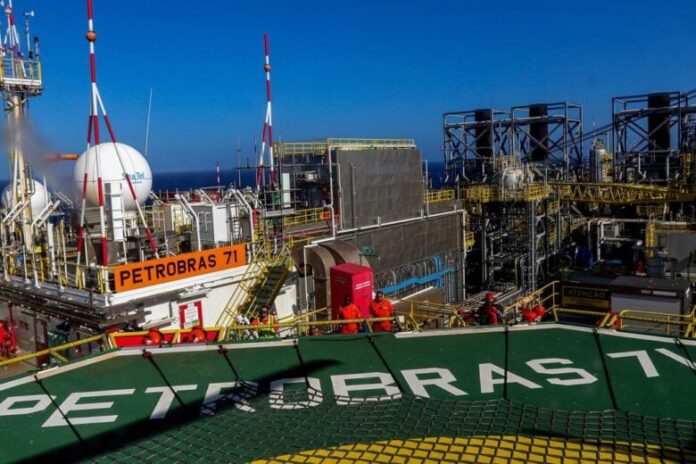 O Brasil se consolida como o oitavo maior produtor de petróleo do mundo, seguindo na esteira de potências como Estados Unidos, Rússia e Arábia Saudita.