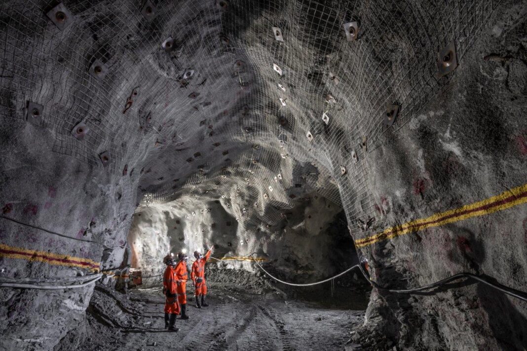 Operação Cuiaba_foto 1_ Credito DANIEL MANSUR A AngloGold Ashanti implementou um scanner dinâmico para monitoramento geomecânico em suas operações, que gera imagens 3D para avaliar a estabilidade da rocha, sendo usado para analisar impactos de detonações e deformações em acessos antigos nas escavações subterrâneas