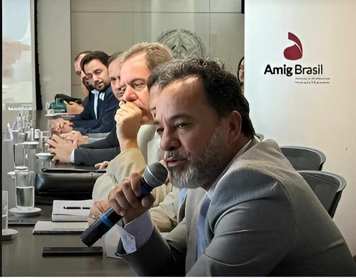 amig Após operação da Polícia Federal, representantes da mineração pressionam o Congresso por uma nova lei contra a sonegação de impostos e maior fiscalização no setor, destacando a necessidade de transparência e fortalecimento da ANM