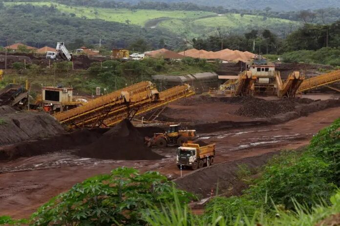 brumadinho_caminhao_tabia_rego_ab Embora o motorista não estivesse presente no momento do acidente em Brumadinho, o TST entendeu que as condições de risco em que ele trabalhava eram suficientes para justificar a rescisão do contrato