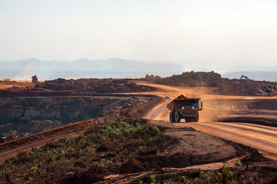 O setor de mineração está em uma fase de mudanças profundas, e o Brasil, com seus ricos recursos minerais e potencial de inovação, tem a chance de se posicionar como um líder estratégico na indústria