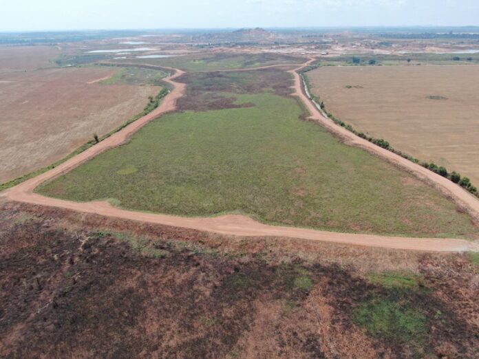 fb7f9365-f6e2-4b37-9aa4-b05e585784e3 A ANM esclarece que a Barragem Jacaré Superior, em Rondônia, não apresenta risco iminente de ruptura, após inspeção técnica. A barragem está desativada e medidas de segurança, como videomonitoramento, serão implementadas pela Cooperativa dos Garimpeiros