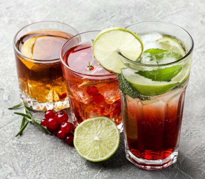 O metanol, um álcool simples utilizado em diversas indústrias como fabricação de formaldeído e anticongelantes, tem se mostrado um risco grave à saúde humana