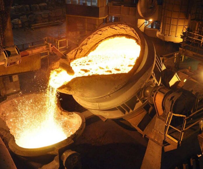 O relatório do Ibec aponta a economia circular como chave para reduzir as emissões de CO2 no setor siderúrgico brasileiro, que visa neutralizar suas emissões até 2050