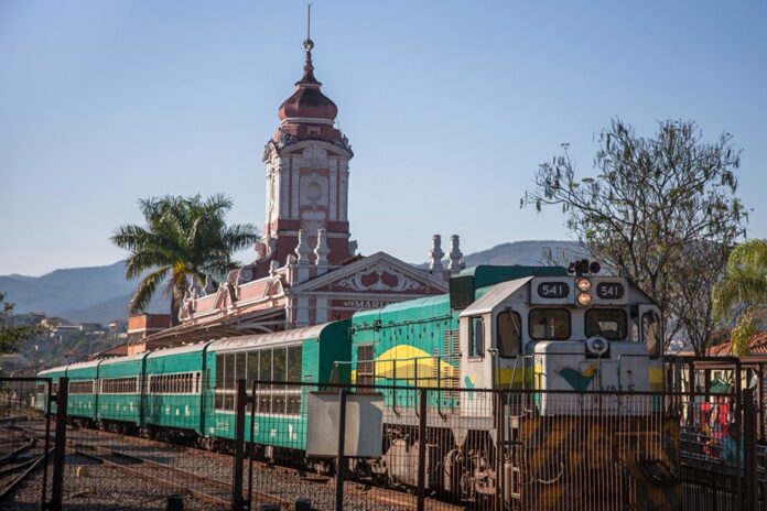 A inauguração da mina Capanema em Ouro Preto também trouxe à tona o pedido dos prefeitos pela reativação do Trem da Vale, um importante elo turístico entre Ouro Preto e Mariana. O presidente da Vale se comprometeu a acelerar as providências