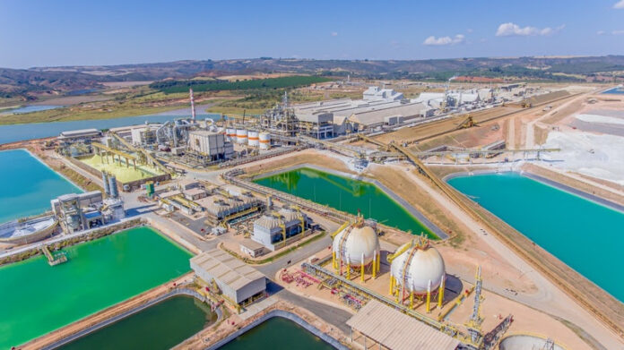 unnamed (8) A EuroChem está com mais de 100 vagas abertas para profissionais de manutenção em Serra do Salitre, Minas Gerais. Oportunidades para mecânicos, soldadores, eletricistas e mais. Candidate-se agora!
