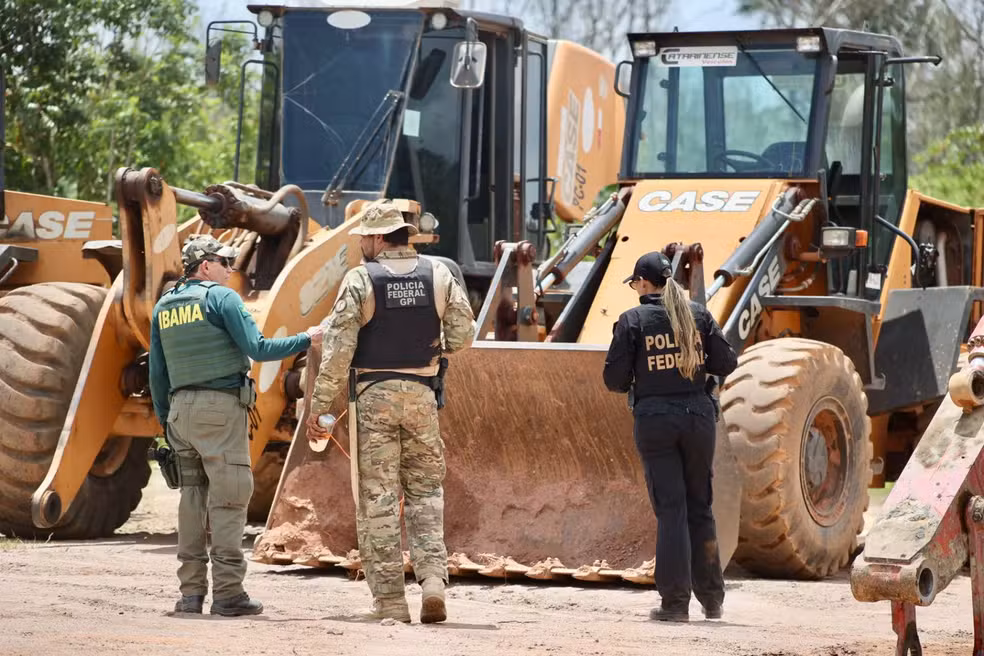 Segundo a Polícia Federal, todos os garimpos ilegais funcionavam sem qualquer tipo de autorização da Agência Nacional de Mineração (ANM), o que agrava ainda mais o impacto ambiental causado pelas atividades