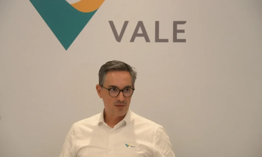 A Vale está prestes a retomar a liderança mundial em produção de minério de ferro após 4 anos, graças a medidas estratégicas e à gestão de Gustavo Pimenta, que completa um ano como presidente da empresa