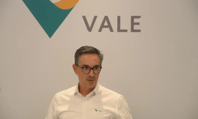A Vale está prestes a retomar a liderança mundial em produção de minério de ferro após 4 anos, graças a medidas estratégicas e à gestão de Gustavo Pimenta, que completa um ano como presidente da empresa