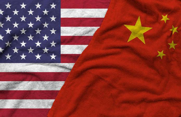 8507afa2-fede-4286-878e-0db53e4eb521 China suspende restrições às exportações de terras raras por um ano após acordo com os EUA, aliviando as tensões comerciais entre as duas potências. Medidas incluem redução de tarifas e compromisso com novos encontros