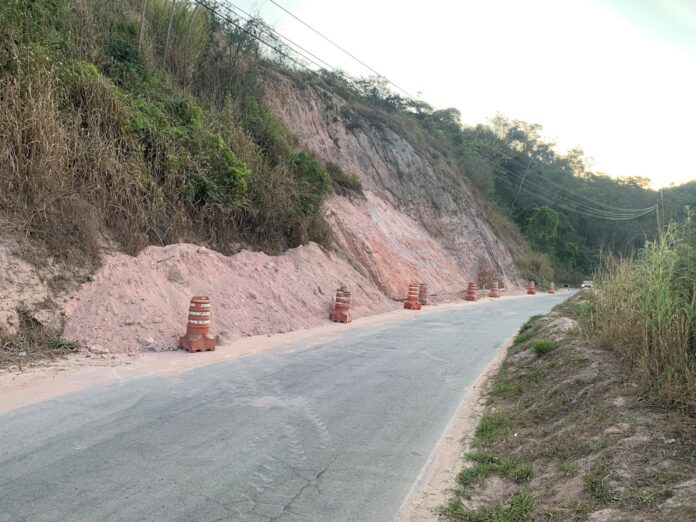 Estrada do Jacuí Estrada do Jacuí em João Monlevade é reaberta após obras de recuperação, com reforço na segurança e atenção às sinalizações durante a fase final das intervenções.