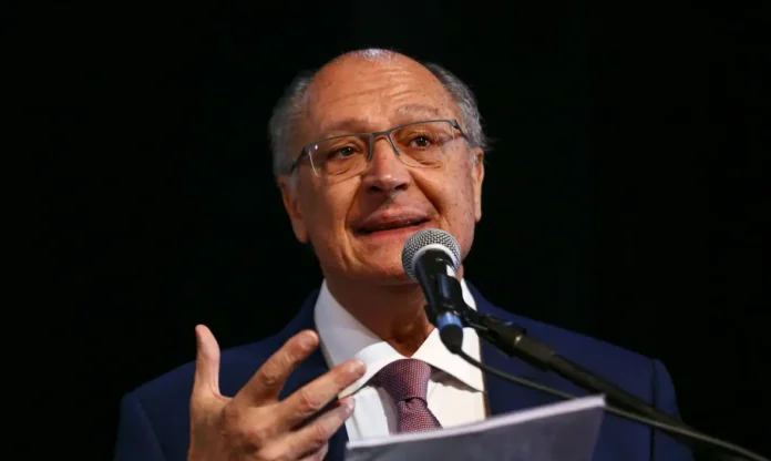 Geraldo Alckmin destaca o crescente interesse dos Estados Unidos por minerais estratégicos do Brasil, como terras raras, e reforça a parceria nas áreas de energia limpa e inovação.