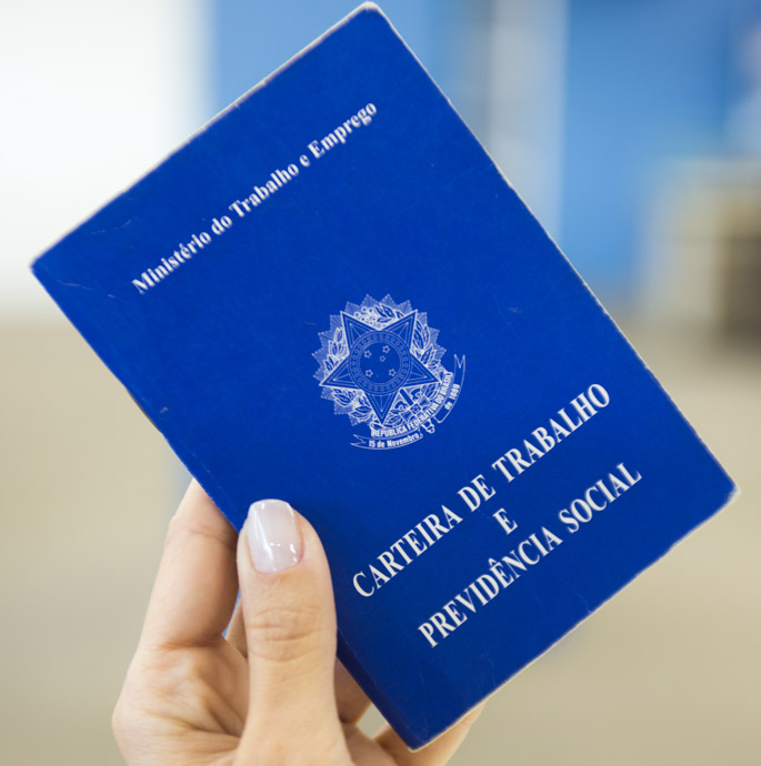 A Minas Gerais gerou 11.785 vagas formais em setembro de 2025, retomando o crescimento após dois meses de queda, conforme dados do Caged.