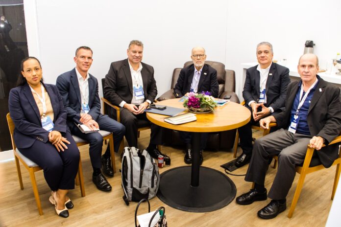 Encontro entre IBRAM e a Embaixada dos EUA visa atrair investimentos norte-americanos para a produção de minerais críticos no Brasil, impulsionando o setor de mineração nacional